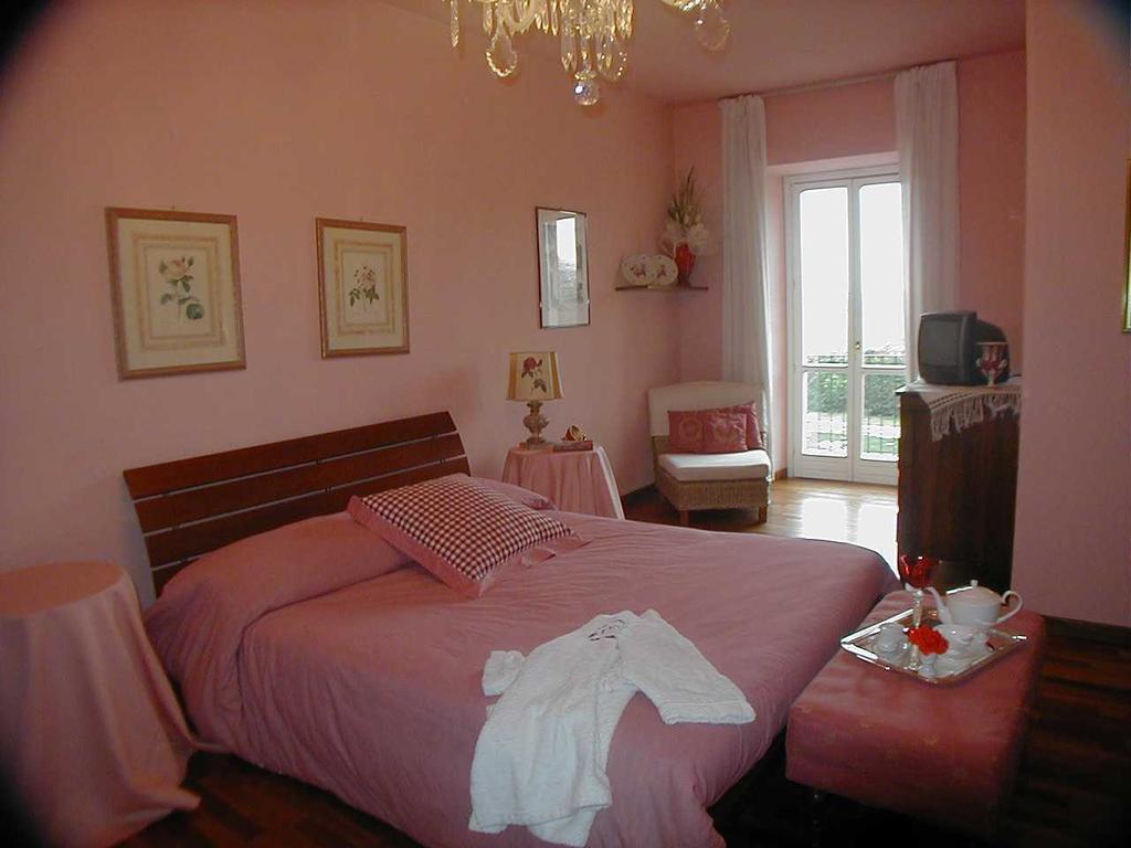Torre Dei Frati Bed & Breakfast Фоссано Номер фото