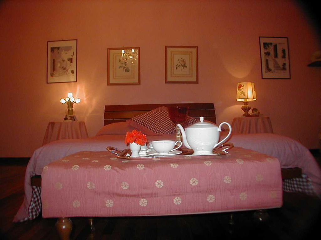 Torre Dei Frati Bed & Breakfast Фоссано Номер фото