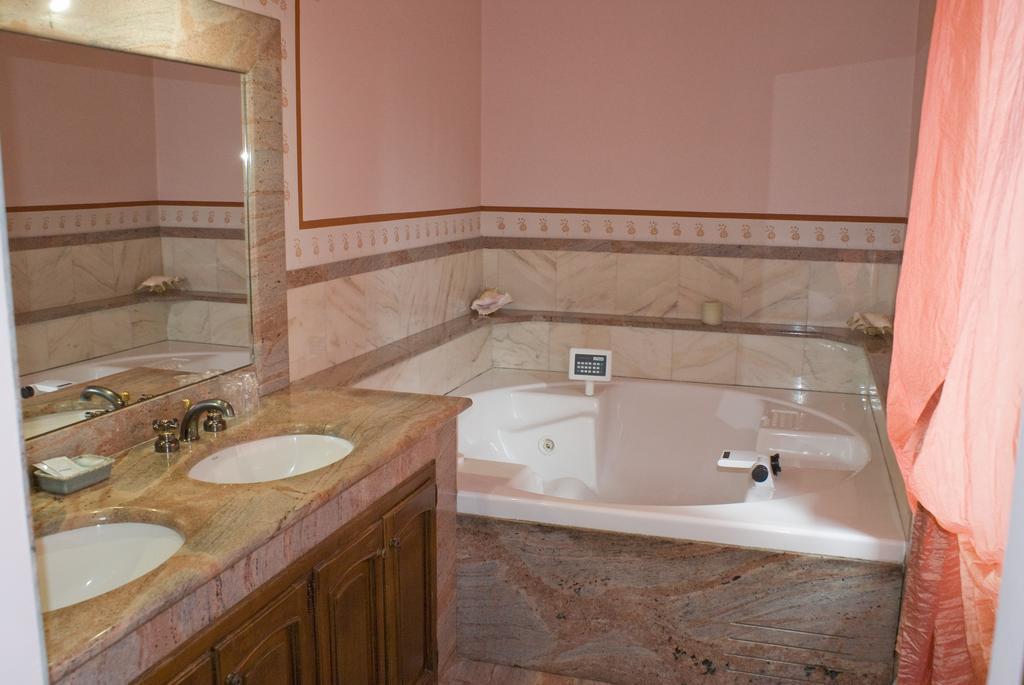 Torre Dei Frati Bed & Breakfast Фоссано Номер фото